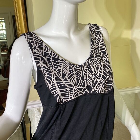 Lululemon Elevate Tank Top Black & White - Picture 8 of 13